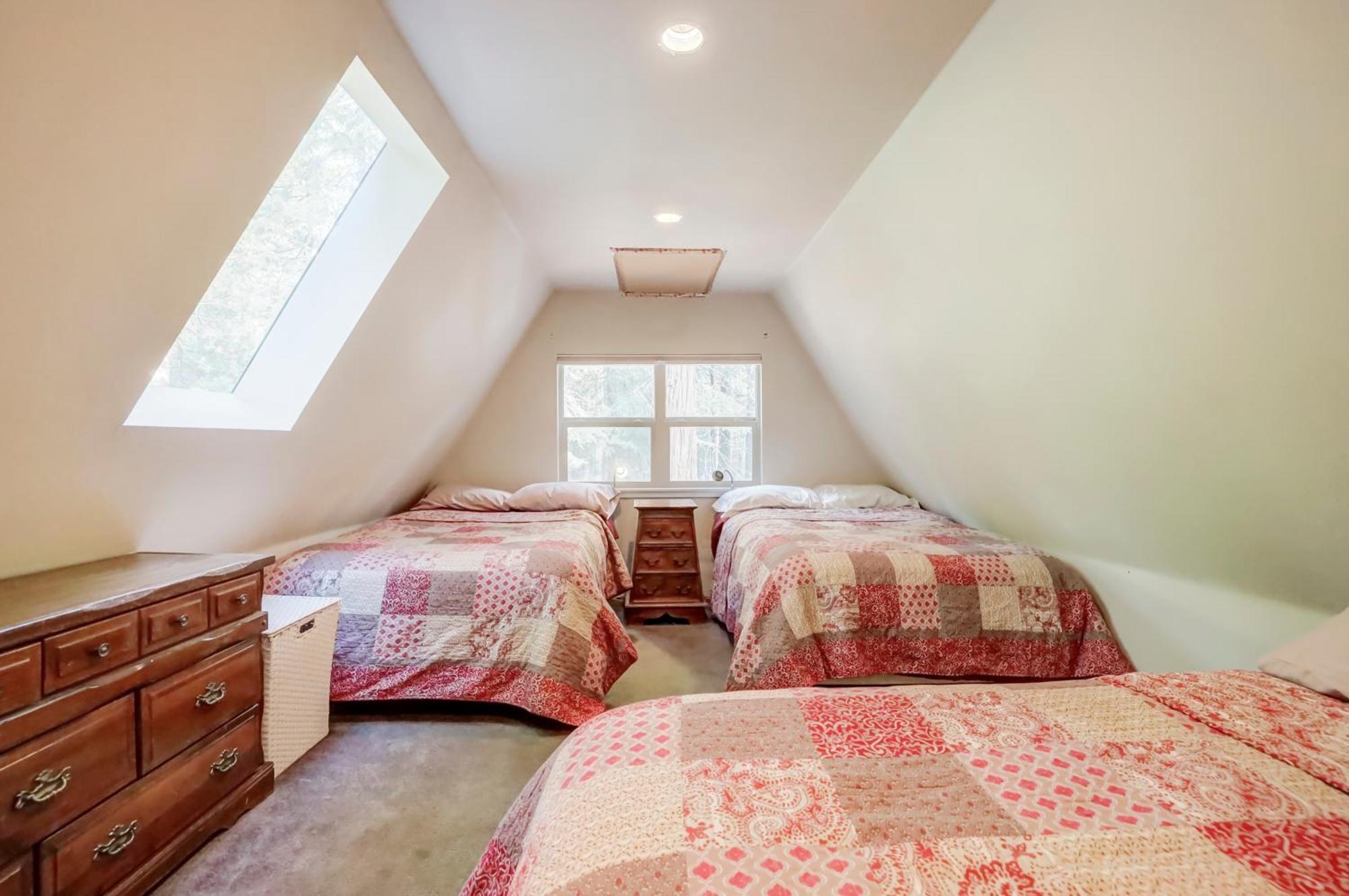 Spacious Classic Cabin Retreat- Near Lassen Mill Creek 외부 사진