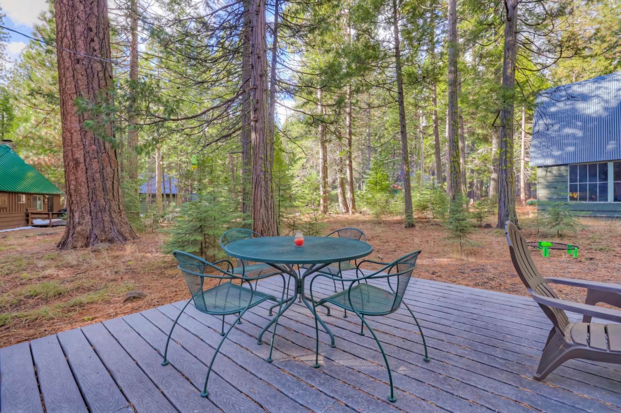 Spacious Classic Cabin Retreat- Near Lassen Mill Creek 외부 사진